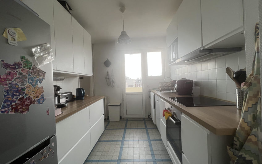 LILLE VAUBAN T5 111m2 BALCON