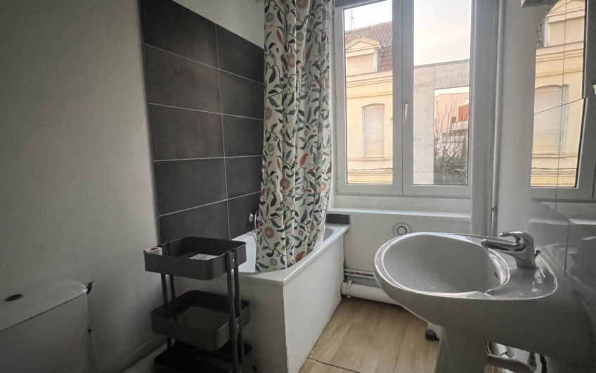 LILLE ST MAURICE/GARES T1 24m2