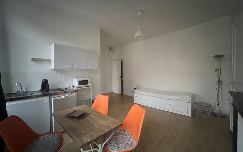 LILLE ST MAURICE/GARES T1 24m2