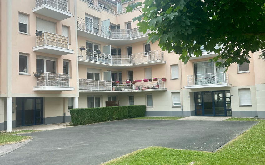 LILLE Vauban/Esquermes T4 90m2 Balcon & Garage