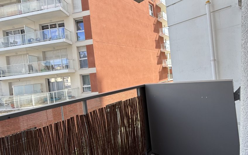 LA MADELEINE/VIEUX LILLE T1 31m2 avec Balcon & Parking