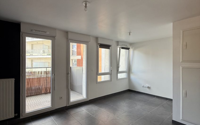 LA MADELEINE/VIEUX LILLE T1 31m2 avec Balcon & Parking