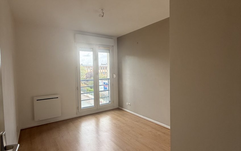 LILLE Port de Lille/Marx Dormoy T2 48m2 Balcon & Parking