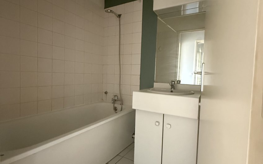 LILLE Port de Lille/Marx Dormoy T2 48m2 Balcon & Parking